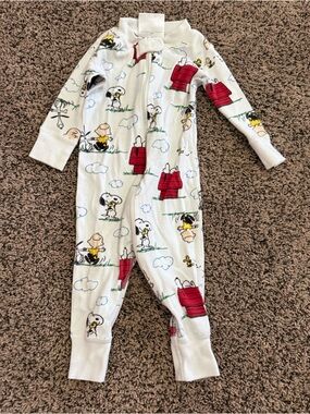 3-6 month peanuts Hanna andersson footed pajama EUC
